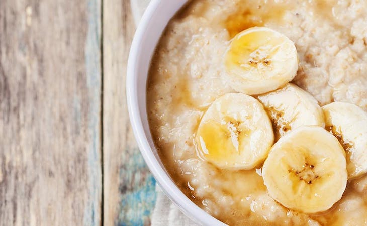 image of oatmeal recipe with banana that can help you sleep