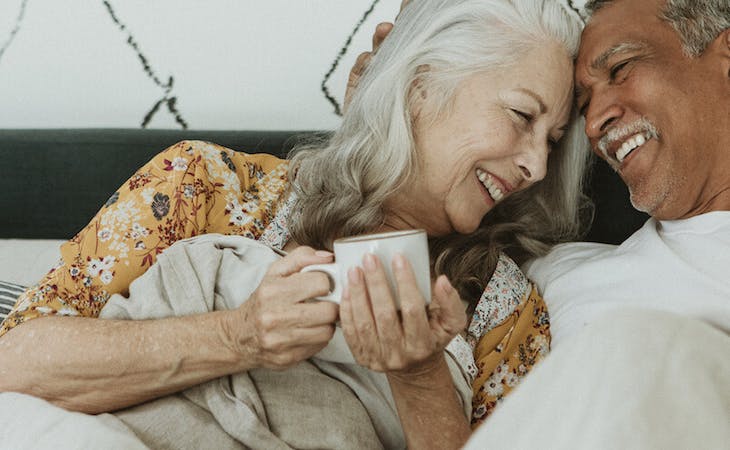 best mattress for elderly people - image of senior couple in bed
