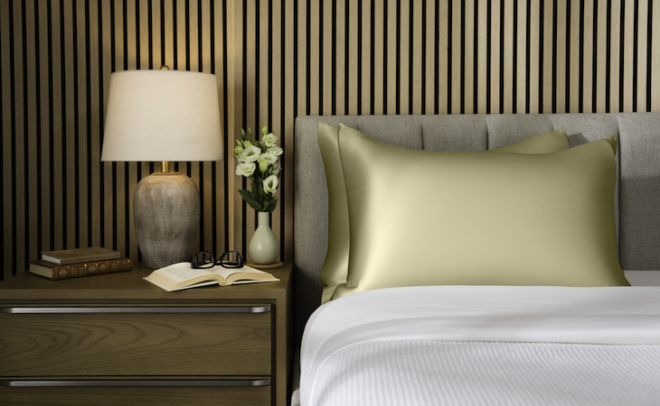 What Are the Benefits of Sleeping on a Silk Pillowcase Saatva