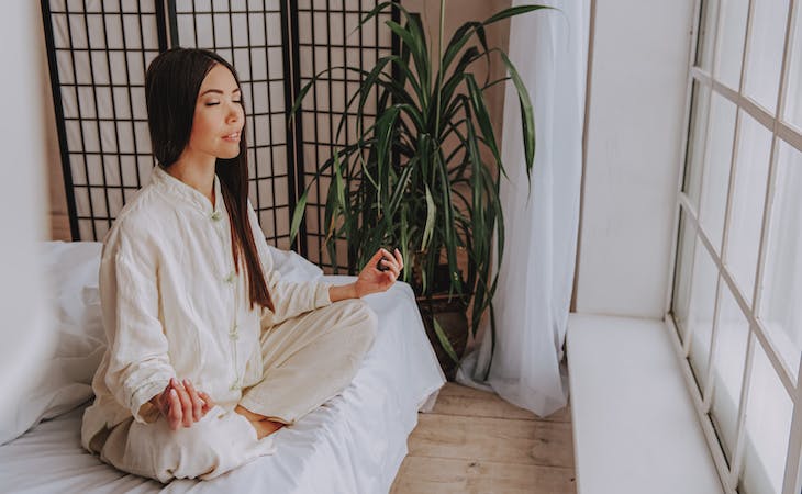 Easy Ways to Meditate in Bed