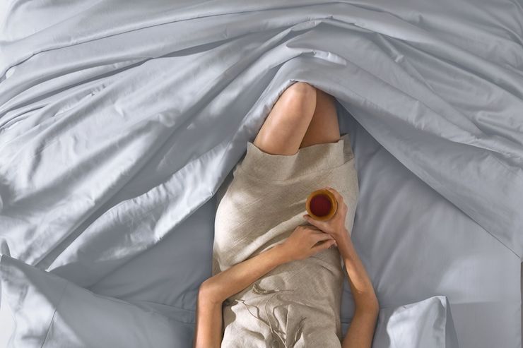 Saatva Organic Sateen Sheet Set - earth day gift guide