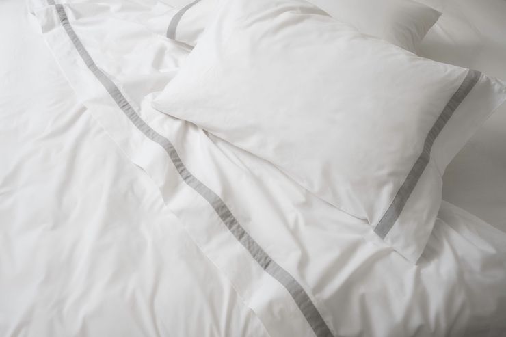 Saatva Banded Percale Sheet Set - earth day gift guide