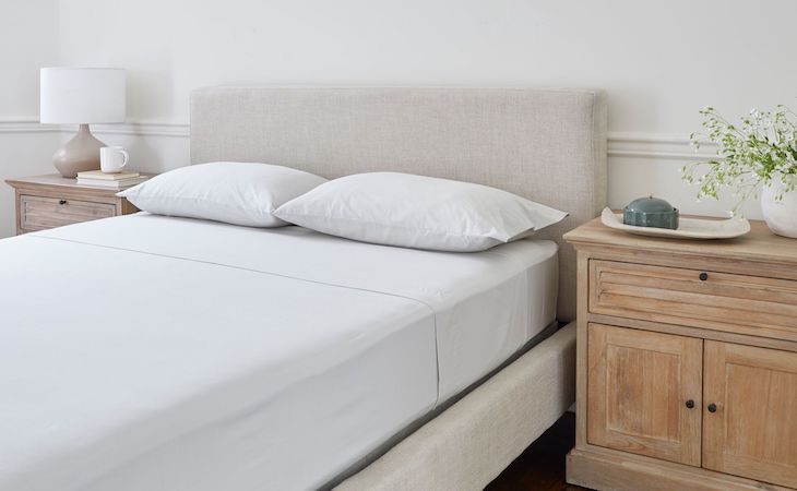 saatva mattress with essential sheet set for college grads