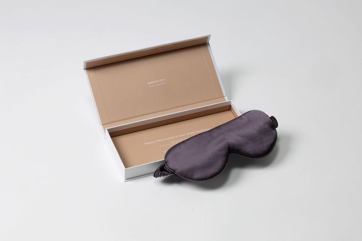 saatva weighted silk eye mask