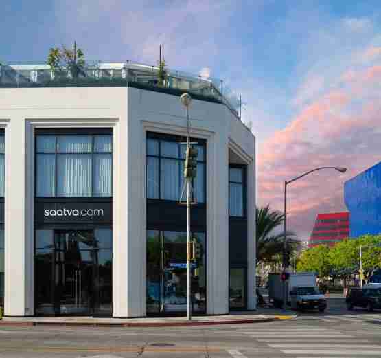 Saatva Los Angeles Storefront Left