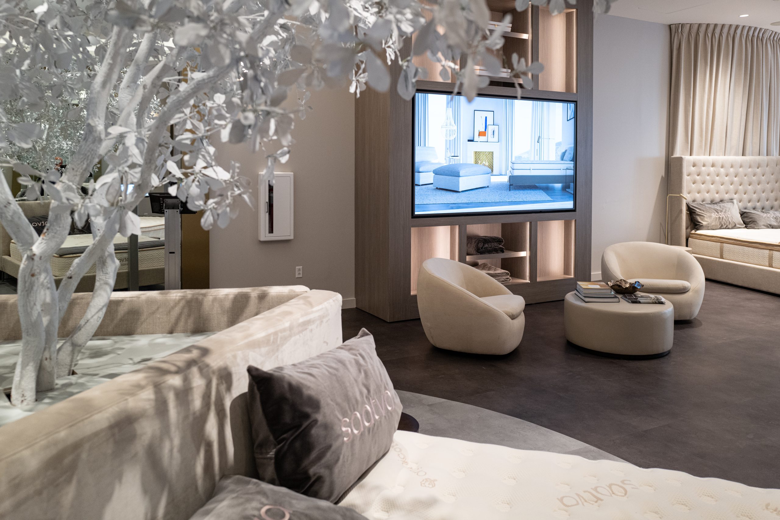 Saatva Boston Viewing Room Seating Area 1 scaled