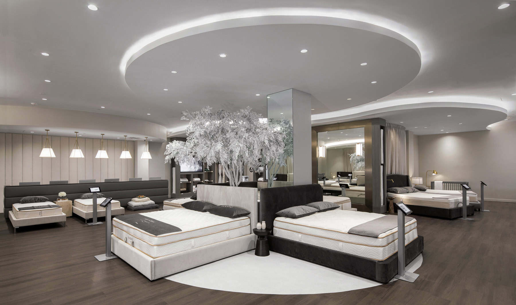 SAATVA Boca Raton Photo by Robin Hill (c) lo res () R